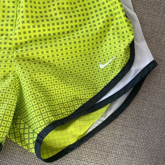 Nike Dri-Fit Neon Green Athletic Shorts Size XS - Picture 4 of 12